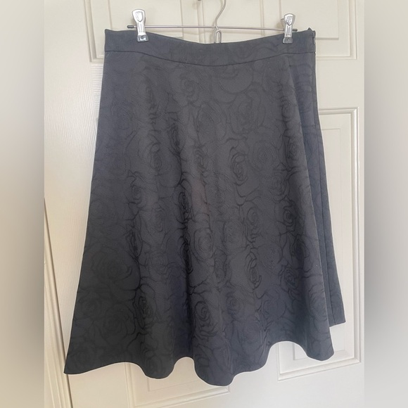 Brooks Brothers black rose A-line skirt size 8 - Picture 2 of 9